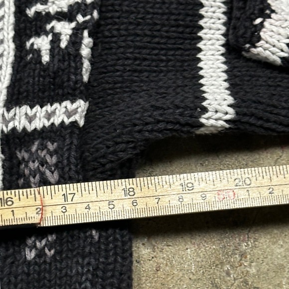 Vintage White Stag Knit Woven Pattern Sweater - Picture 5 of 6